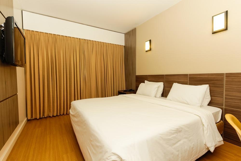 Deluxe Double Room,253956365:JPEG